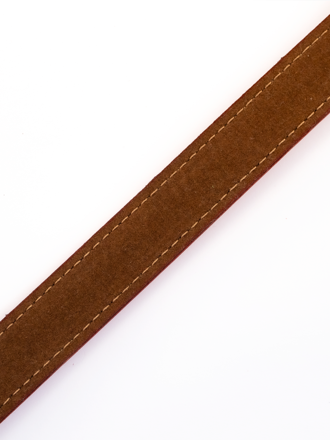 COLLAR DE CUERO NATURAL CON TACHAS