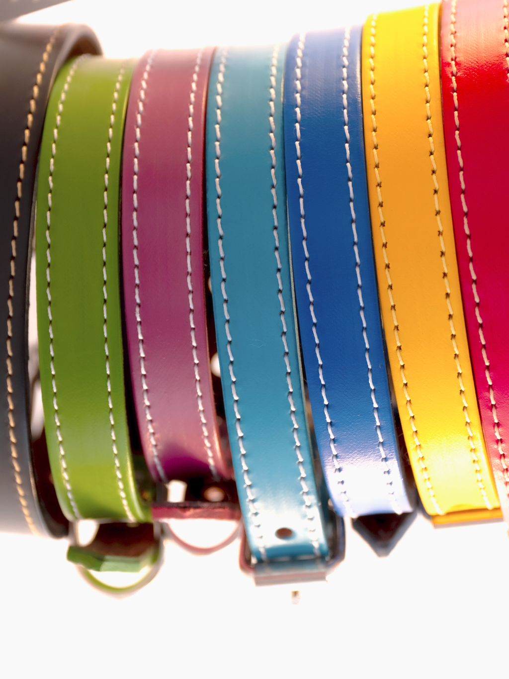 COLLAR DE CUERO NATURAL