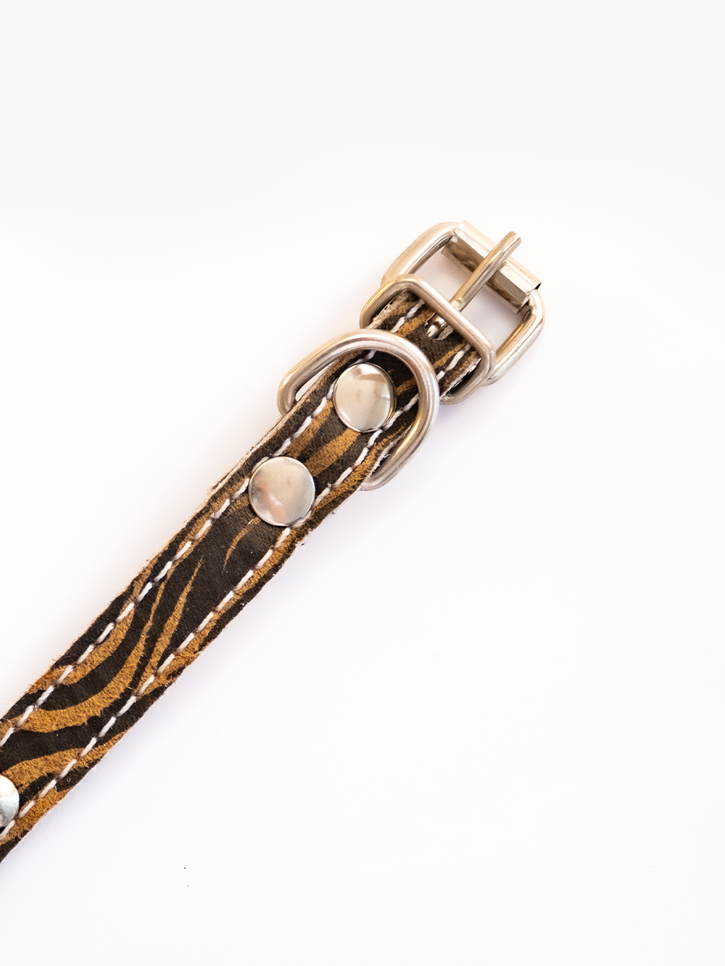 COLLAR DE CUERO ANIMAL PRINT MINI TIGER CON TACHAS