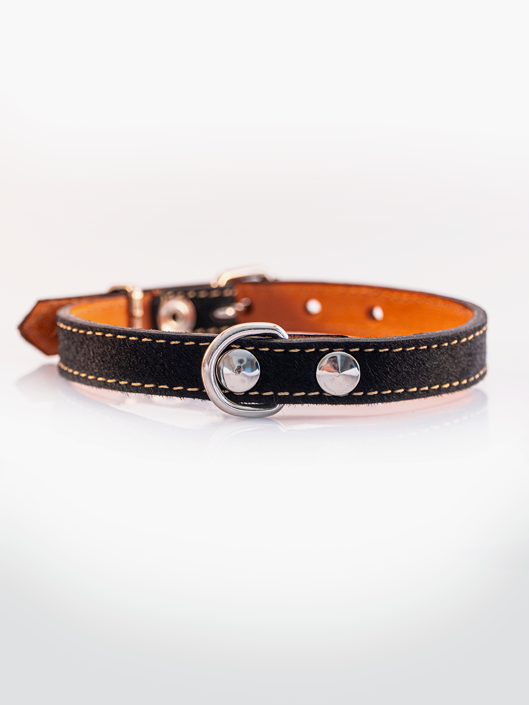 COLLAR DE CUERO NEGRO TEXTURA