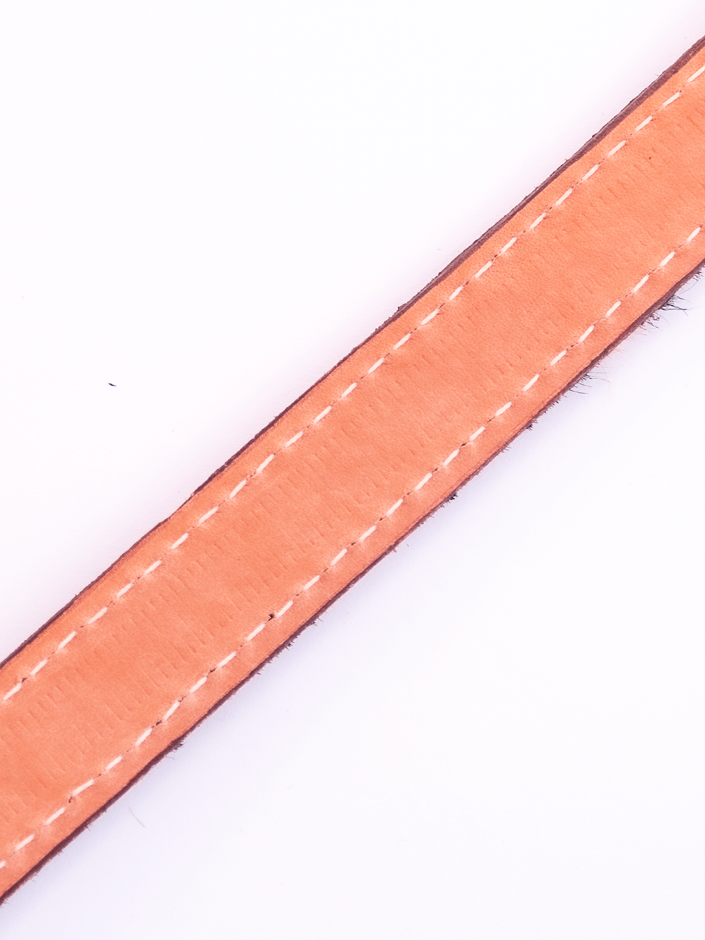 COLLAR DE CUERO NEGRO TEXTURA