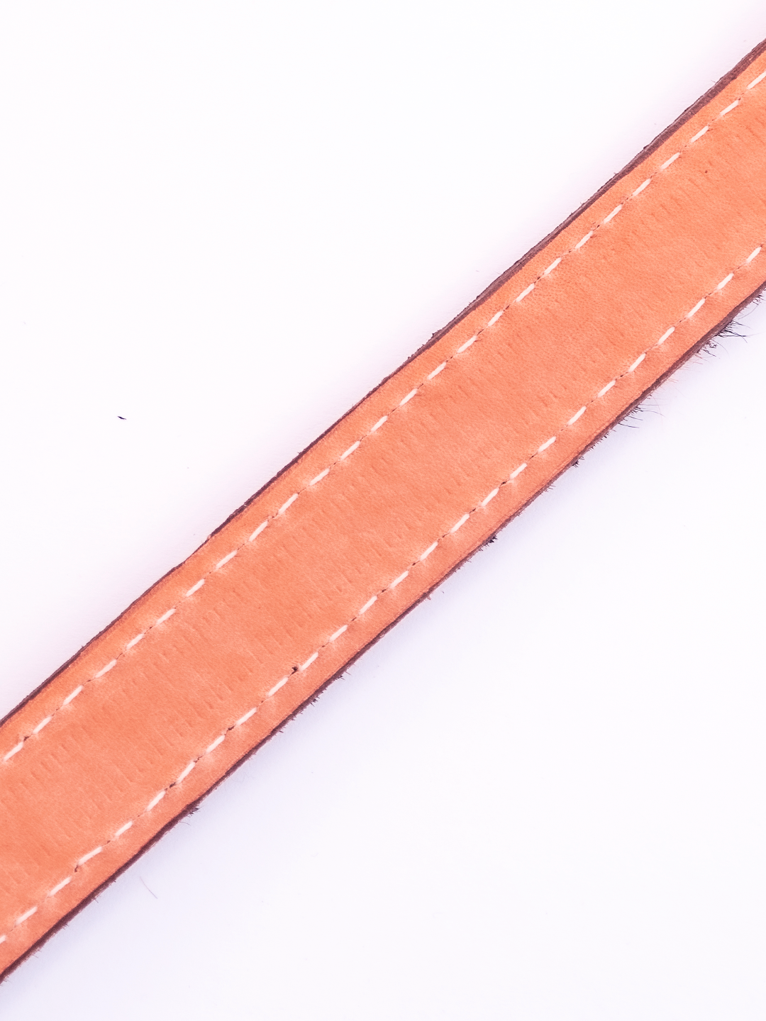 COLLAR DE CUERO NEGRO TEXTURA